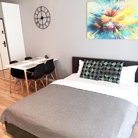 Novum Apartment With Parking Krasków Εξωτερικό φωτογραφία