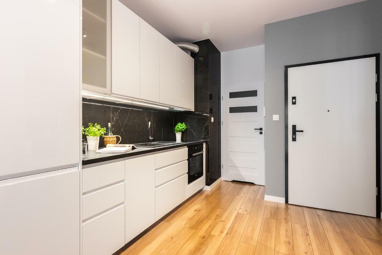 Novum Apartment With Parking Krasków Εξωτερικό φωτογραφία